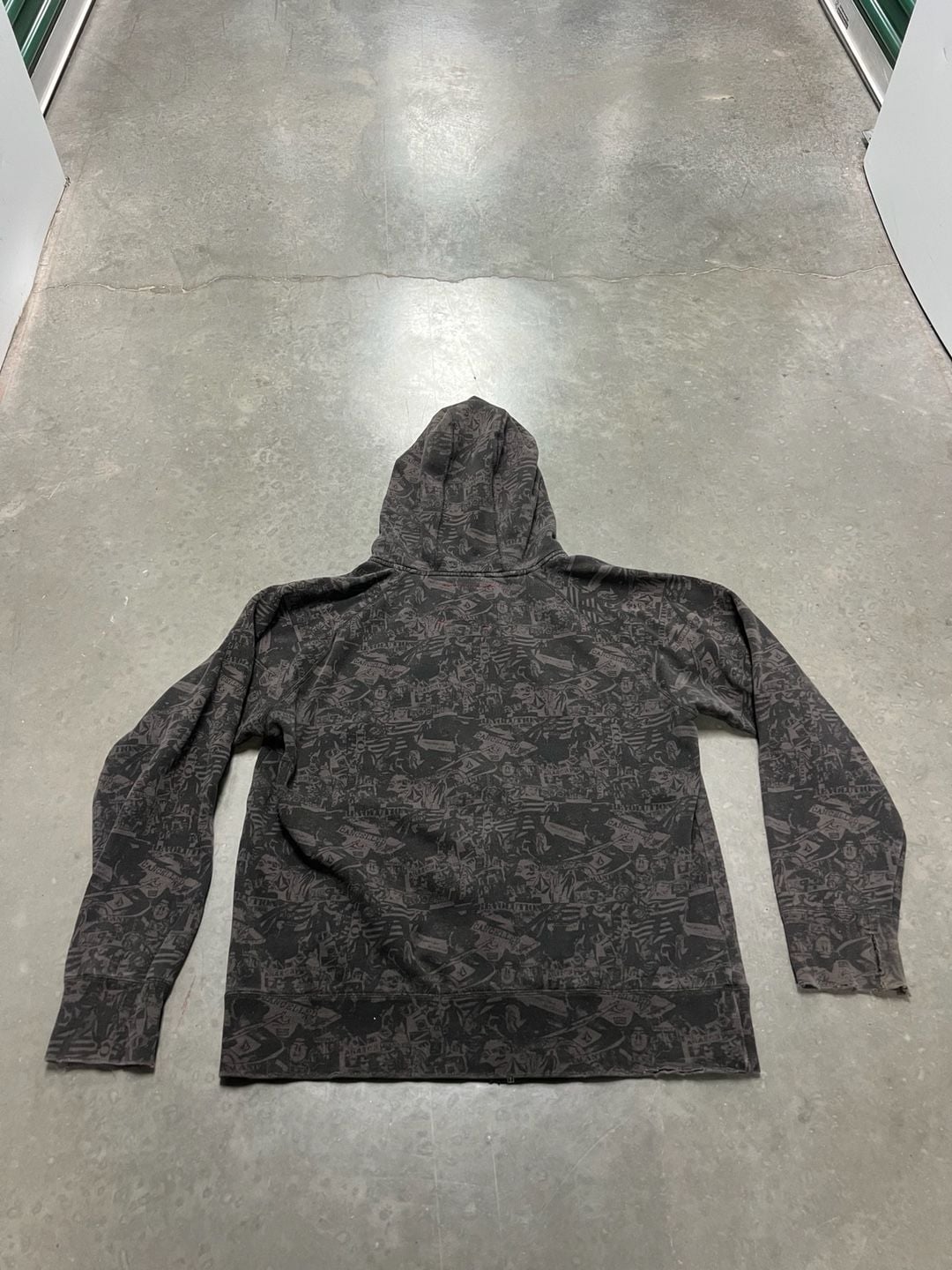 Volcom Full Zip Hoodie Size L Allover Graphic Print 6