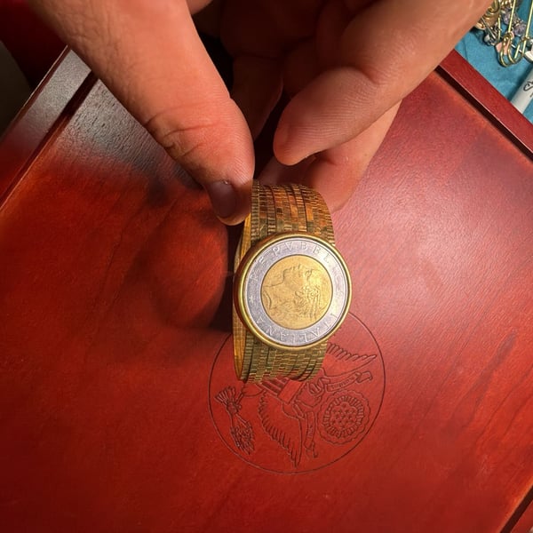Italy Bellezza 500 Lire Coin Bracelet Gold Tone Metal