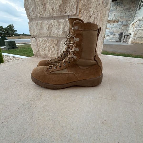 Belleville 790V Size 9.5 R GORE-TEX Desert Tan Combat Boots
