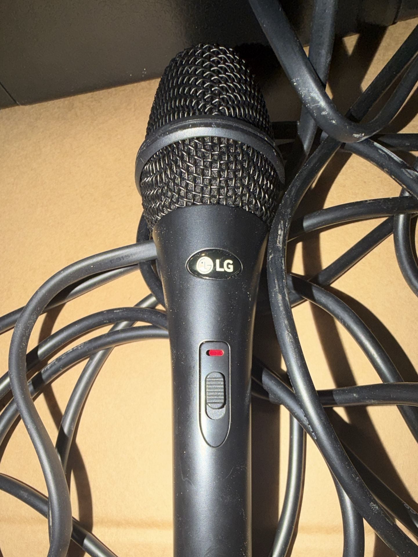 Pyle PWMA220BM Portable Wireless PA Amplifier System With LG Microphone 4