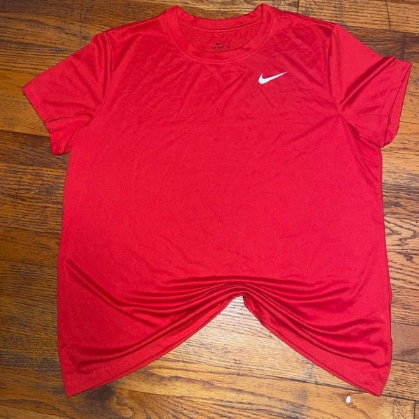 Nike The Nike Tee Red Short Sleeve T-Shirt Size L