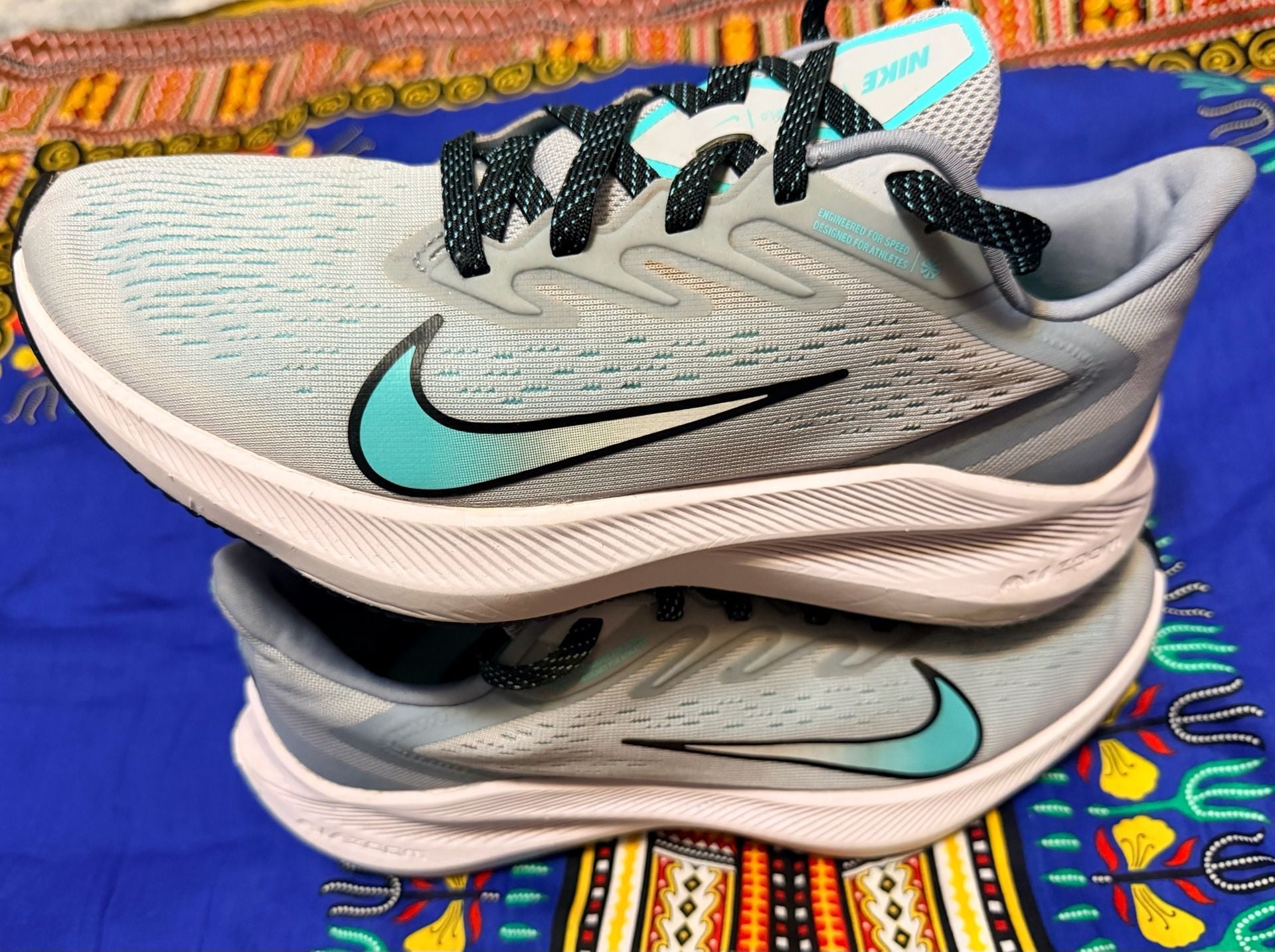Nike Air Zoom Winflo 7 Running Shoes Gray Teal 4