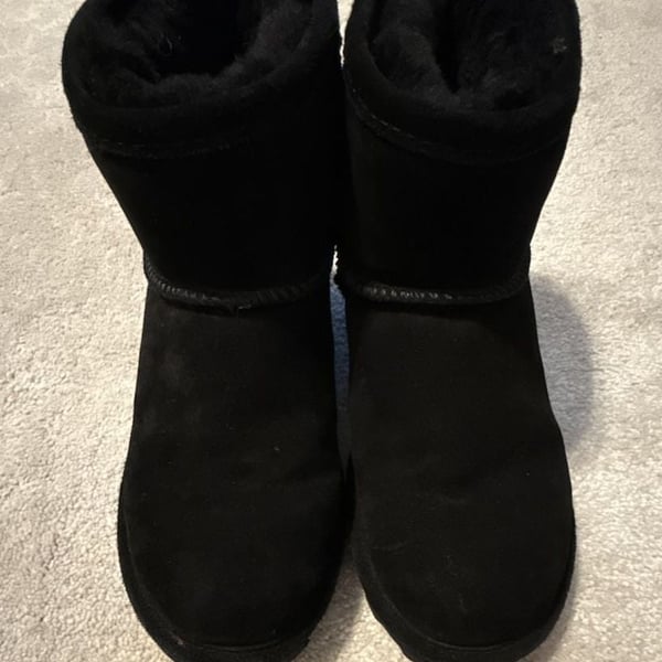 Bearpaw Elle Short Boots Black