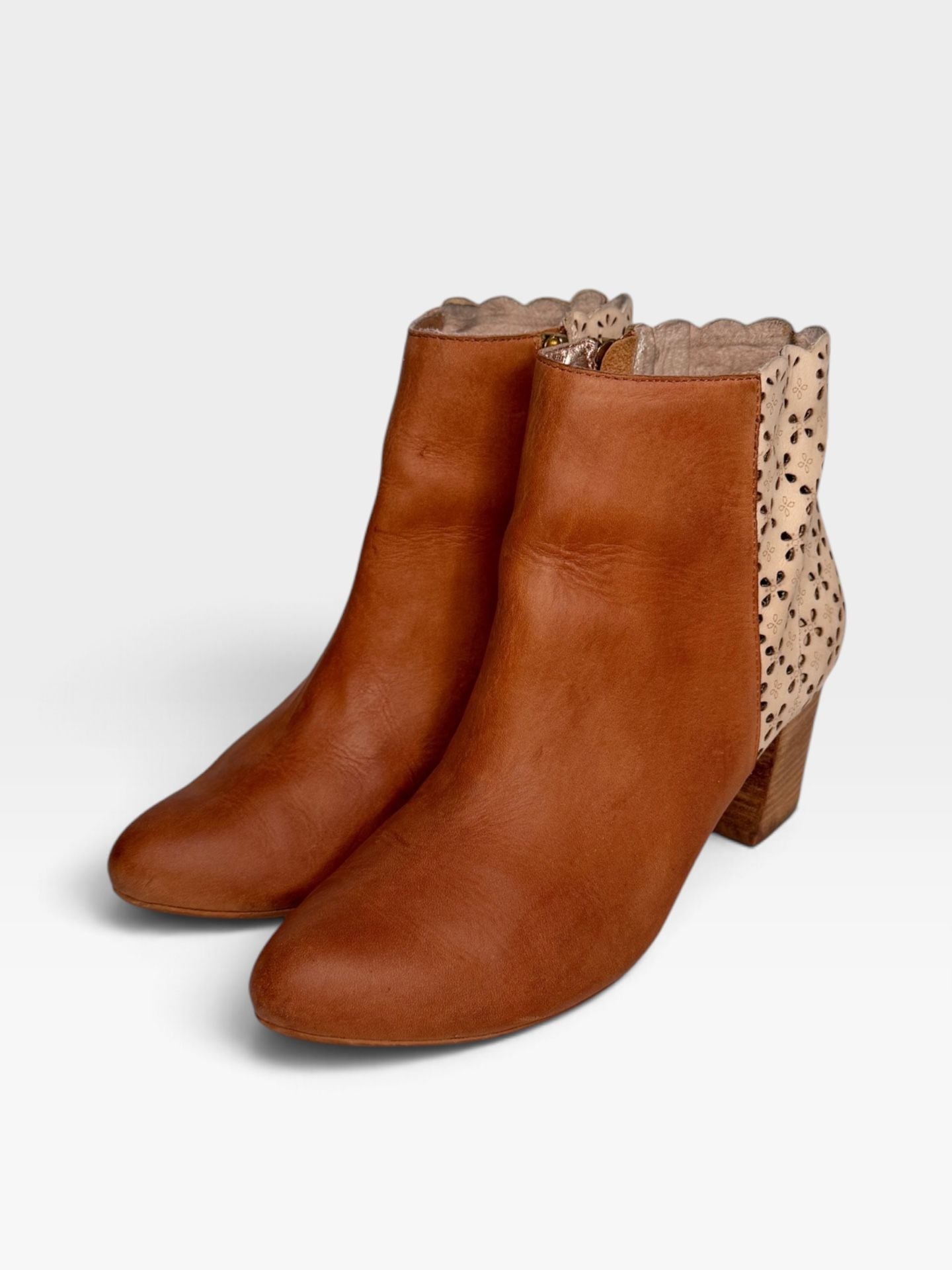 Miss Albright Brown Leather Cutout Heel Ankle Boots Size 6 2