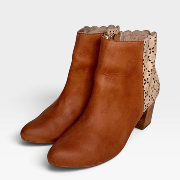 Miss Albright Brown Leather Cutout Heel Ankle Boots Size 6