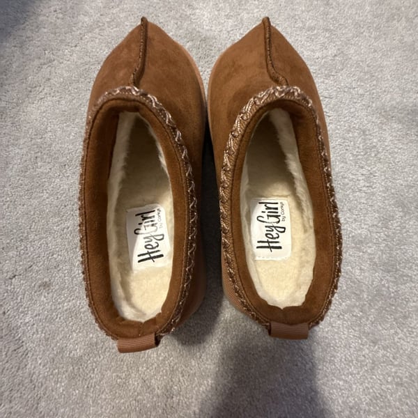 Hey Girl Pillow Talk Size 7 Slippers Brown