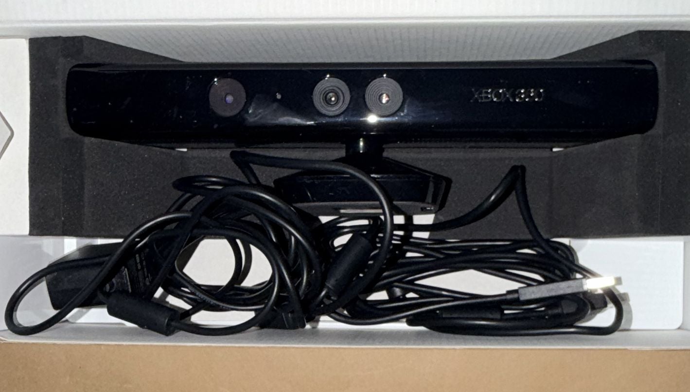 Microsoft Xbox 360 Kinect Sensor with Games and Box 3