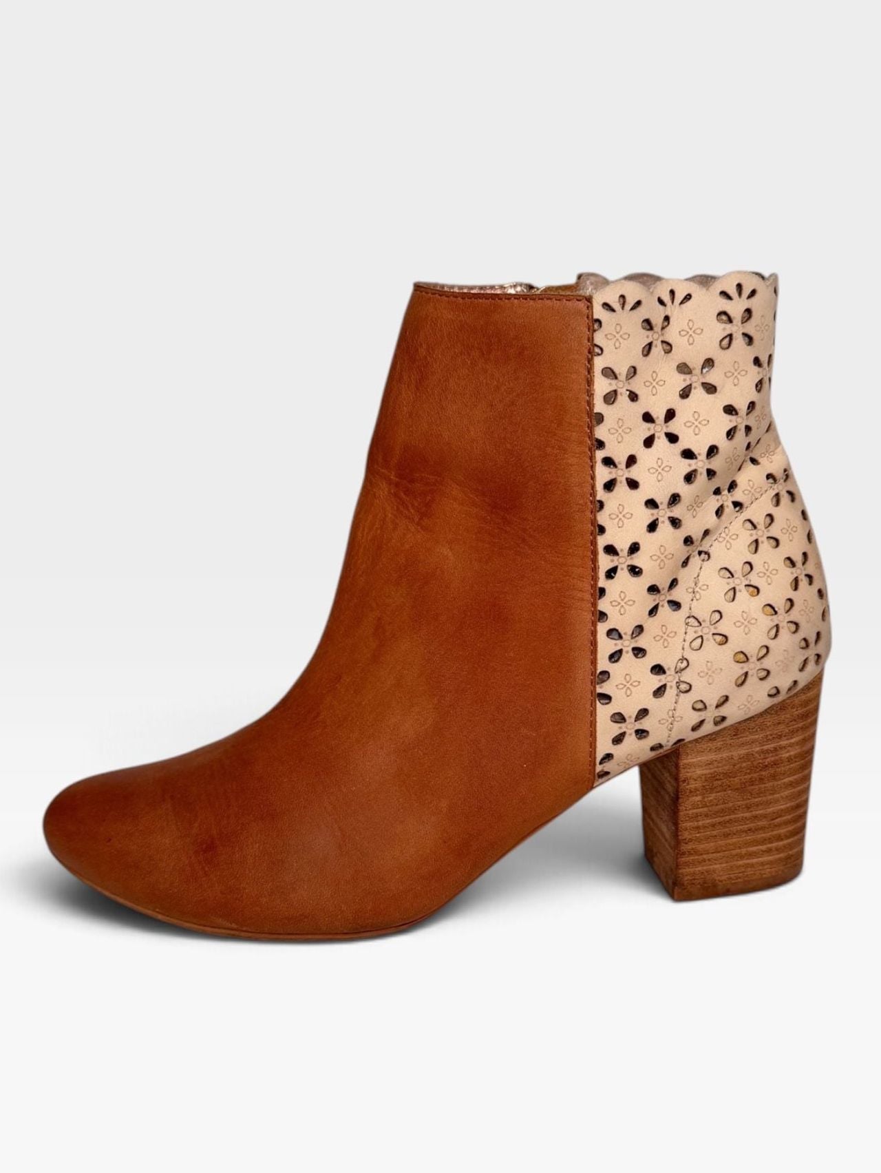 Miss Albright Brown Leather Cutout Heel Ankle Boots Size 6 4