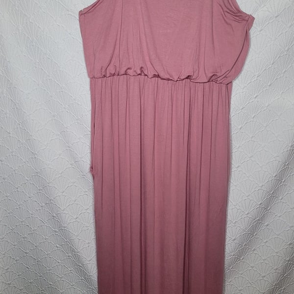 Emerald Maxi Dress Size 1X Pink Rayon Spandex Flowy Side Slit Dress