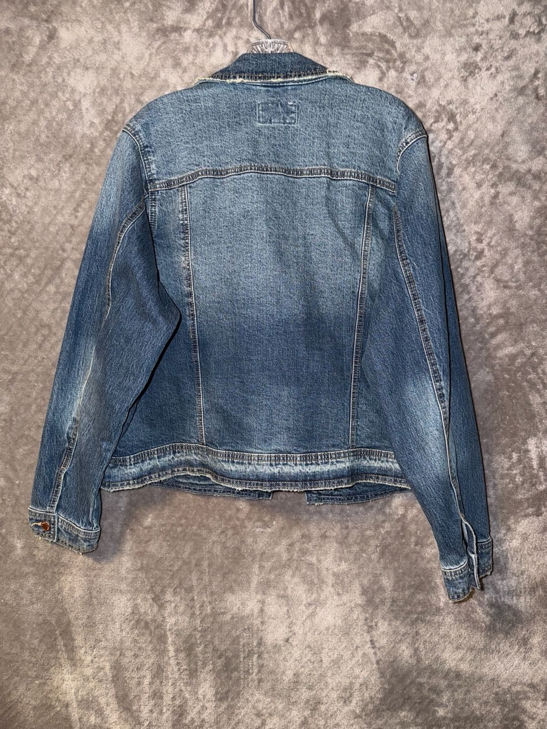 Universal Thread Denim Jean Jacket Size L Blue Distressed Raw Hem 5