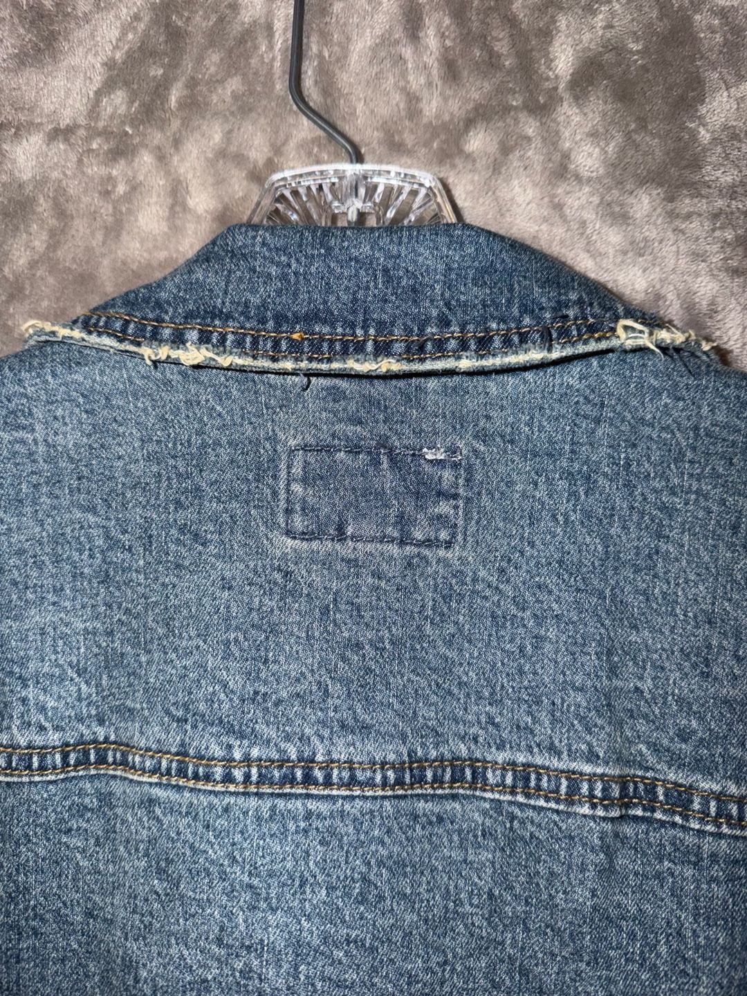 Universal Thread Denim Jean Jacket Size L Blue Distressed Raw Hem 6