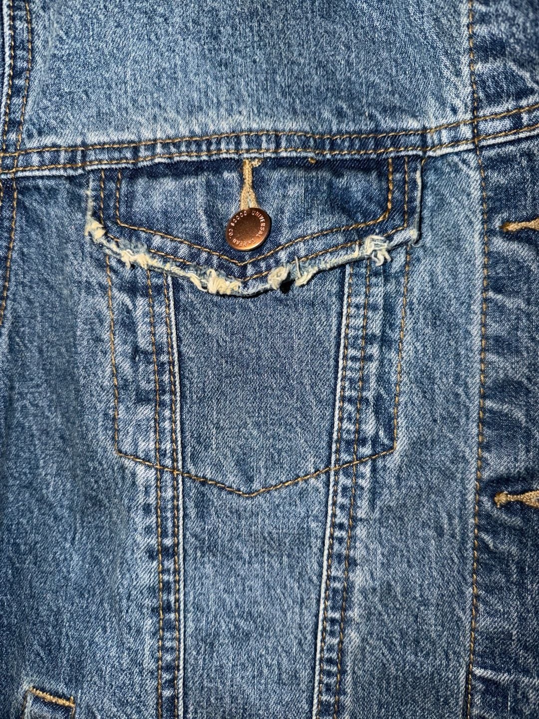 Universal Thread Denim Jean Jacket Size L Blue Distressed Raw Hem 9