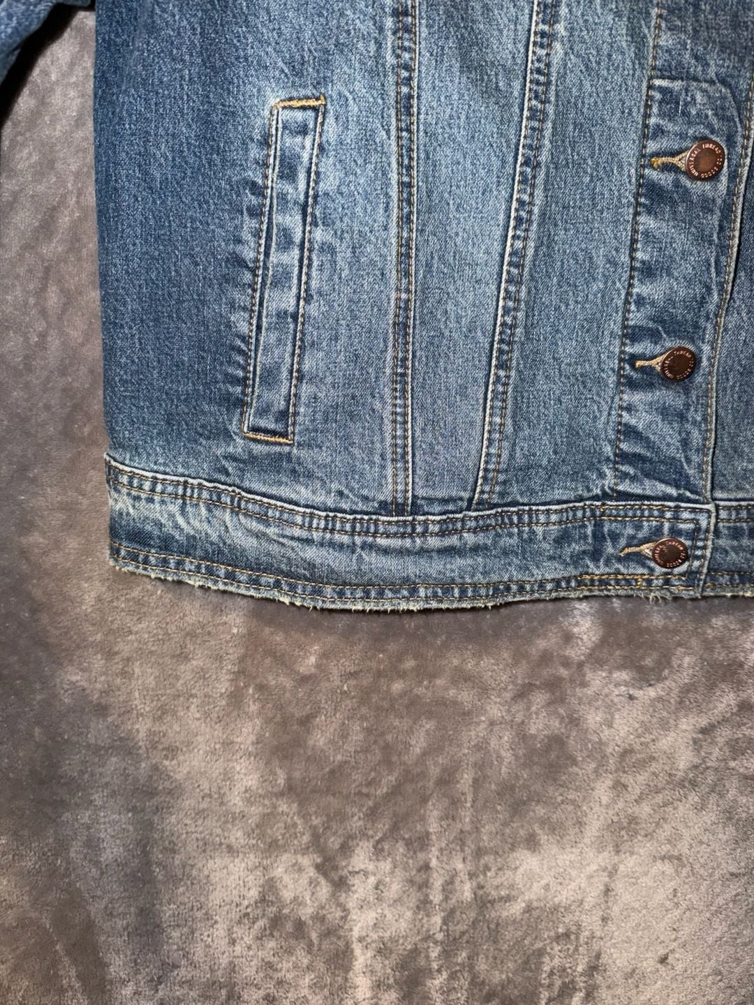 Universal Thread Denim Jean Jacket Size L Blue Distressed Raw Hem 11
