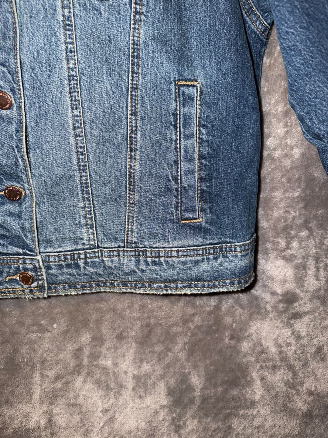 Universal Thread Denim Jean Jacket Size L Blue Distressed Raw Hem 12