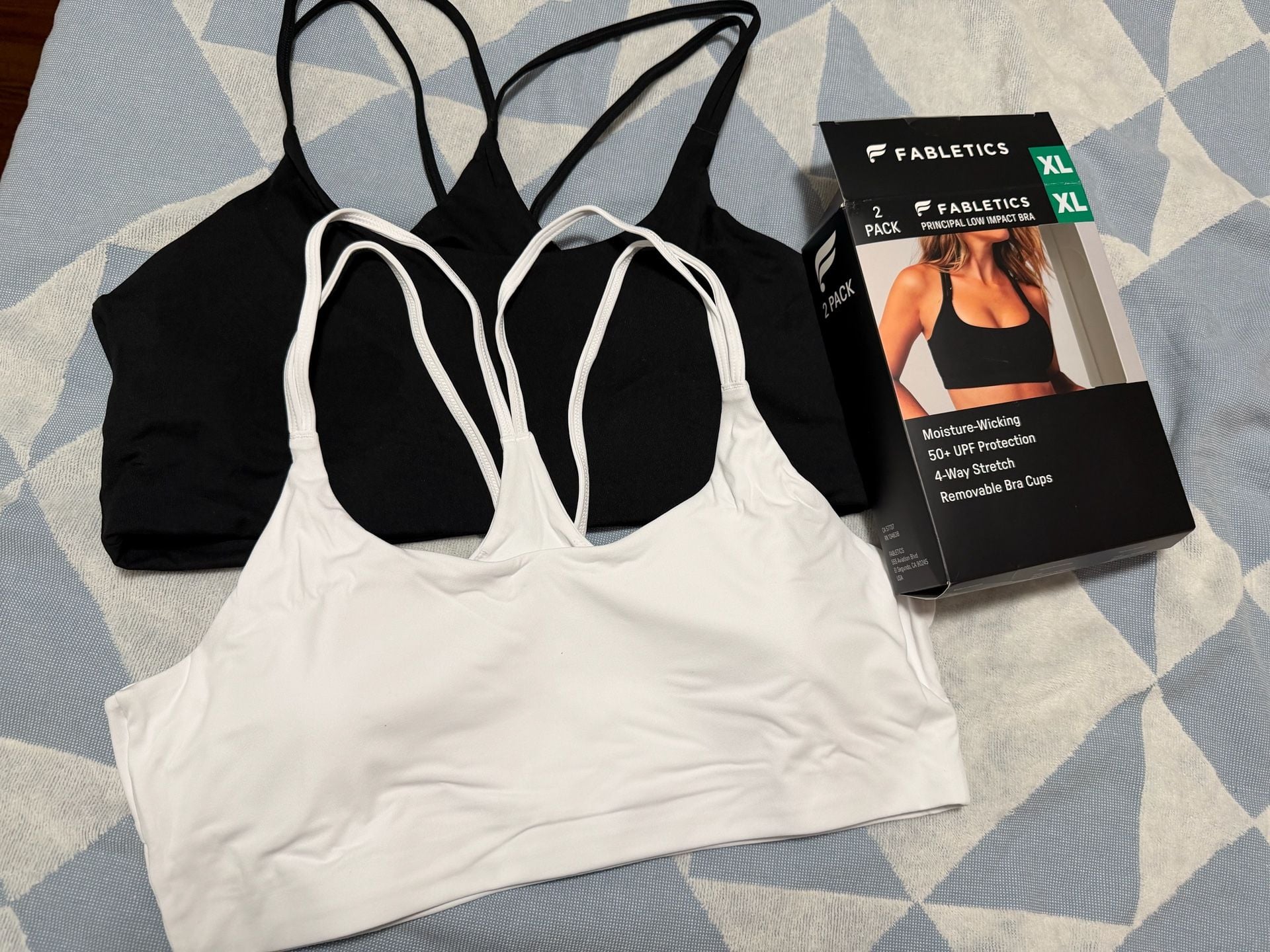 Fabletics Principal Low Impact Bra 2 Pack Size XL White Black 1