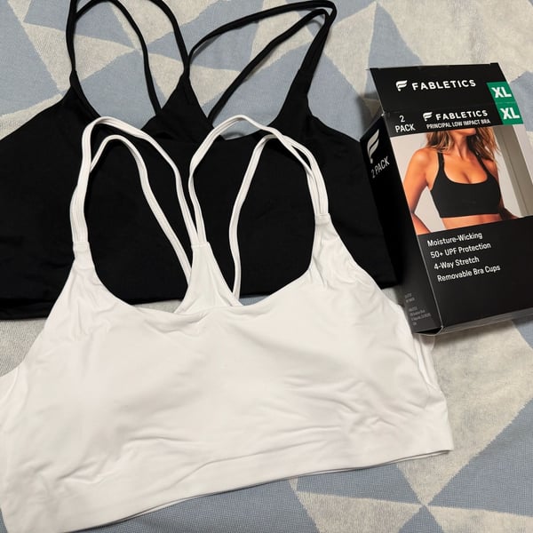Fabletics Principal Low Impact Bra 2 Pack Size XL White Black