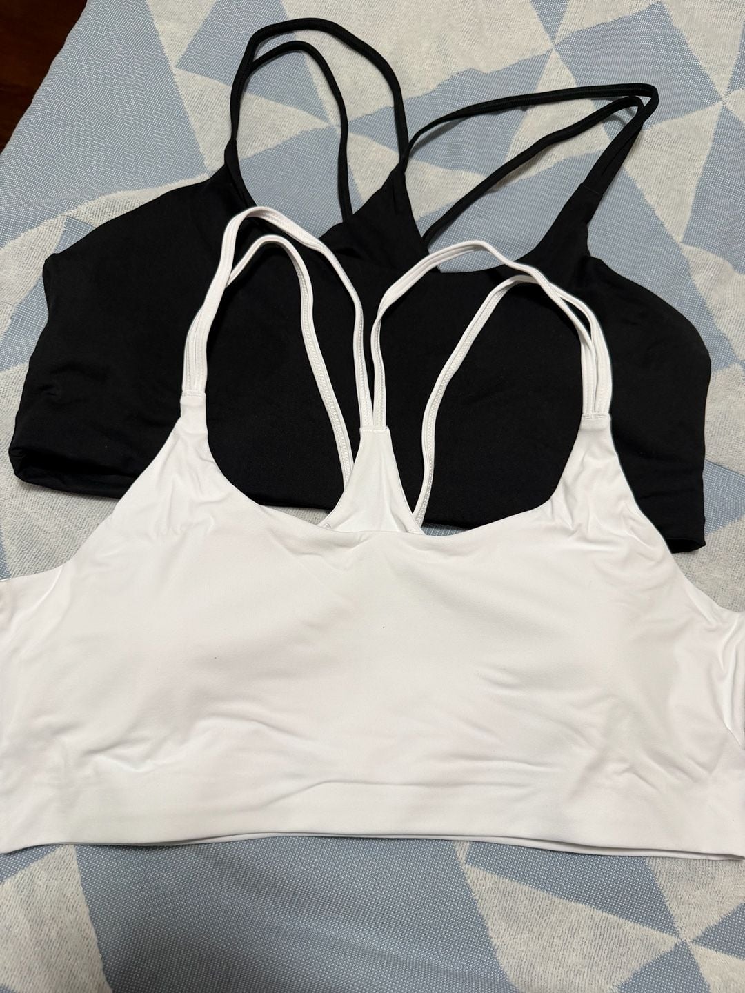 Fabletics Principal Low Impact Bra 2 Pack Size XL White Black 5