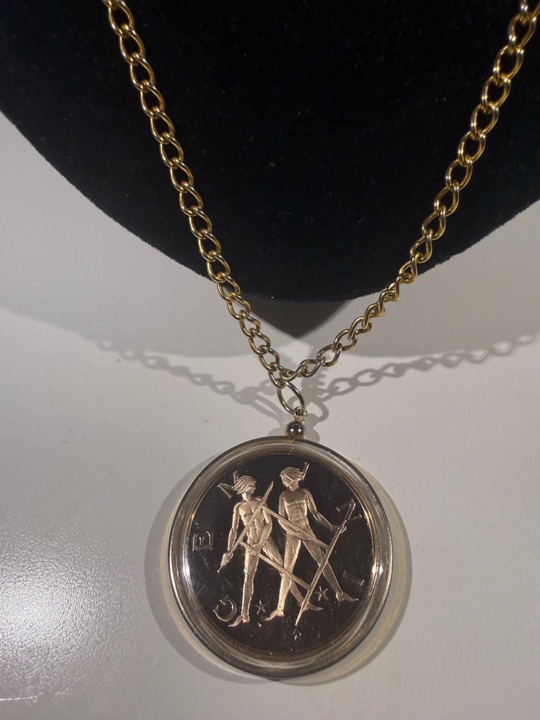 Vintage Gemini Zodiac Pendant Necklace Gold Tone Chain 1