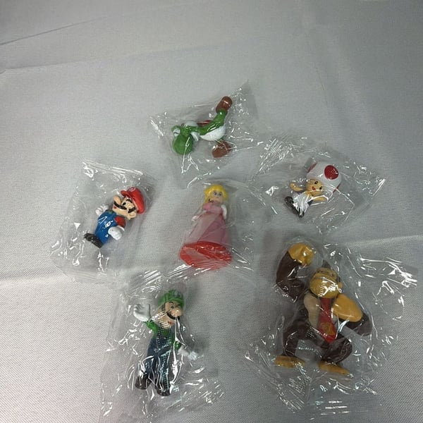 Nintendo Super Mario Bros Lot of 6 PVC Figures Cake Toppers Sealed