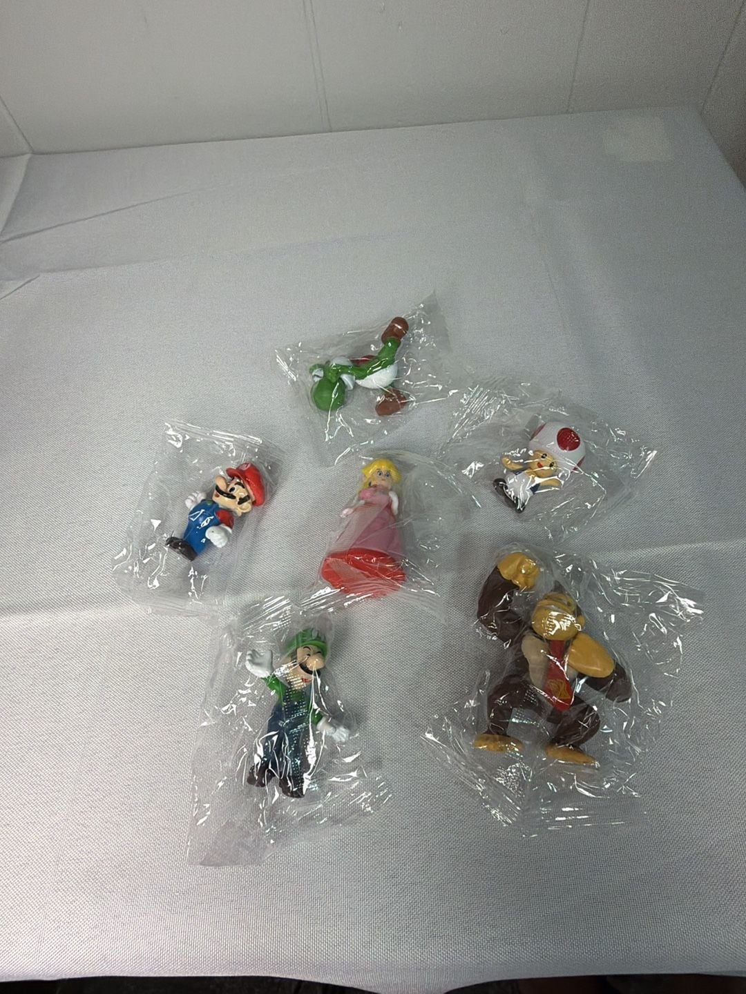 Nintendo Super Mario Bros Lot of 6 PVC Figures Cake Toppers Sealed 2