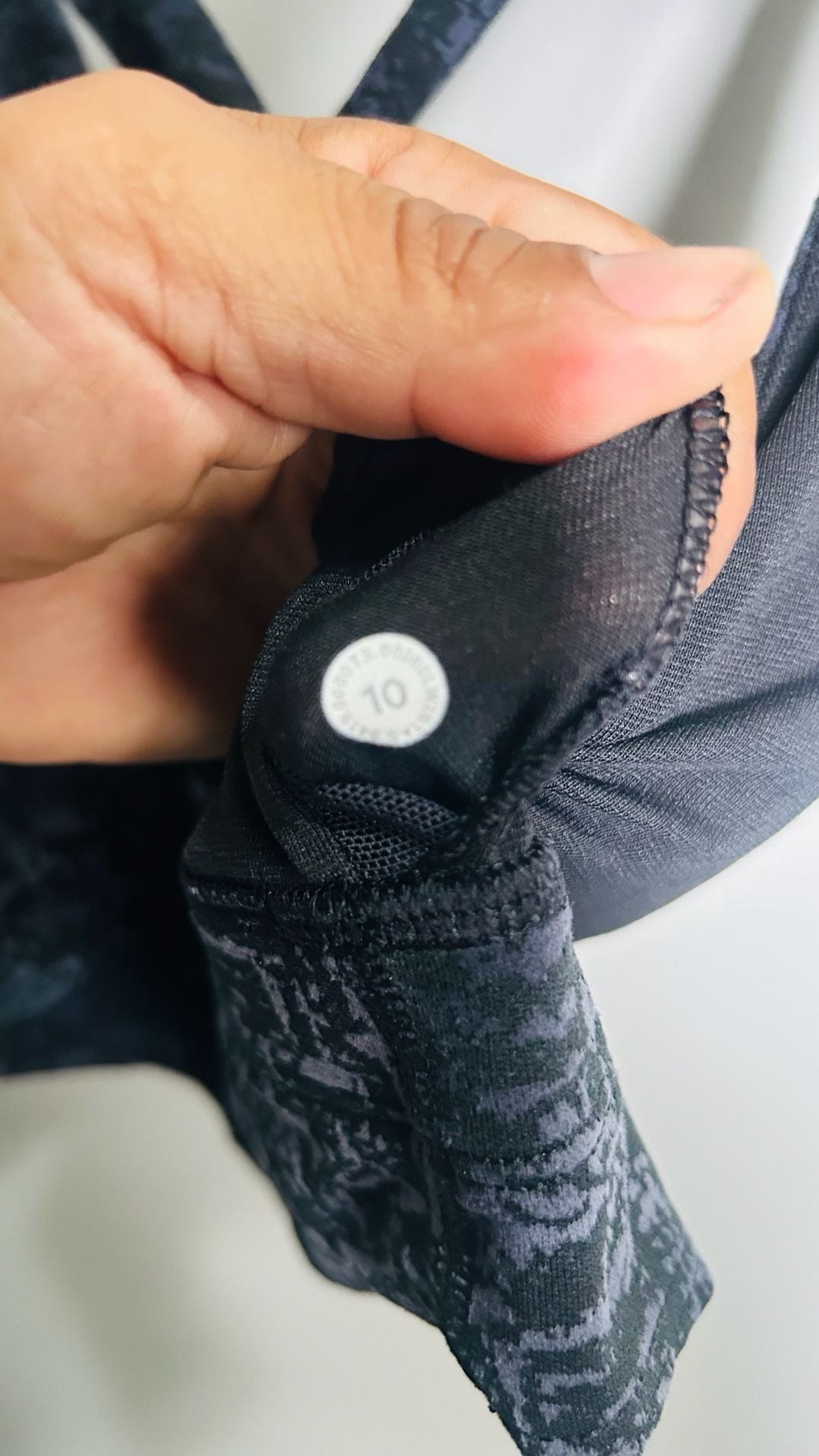 Lululemon Energy Long Line Bra Black Spray Dye. Pc 143 6