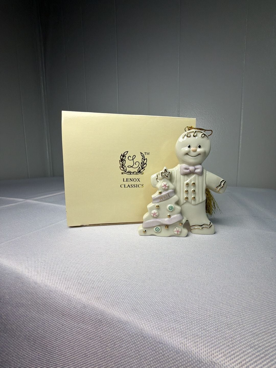 Lenox Classics 2001 Annual Gingerbread Man Christmas Ornament 1