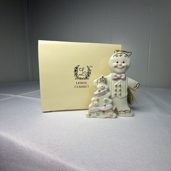 Lenox Classics 2001 Annual Gingerbread Man Christmas Ornament