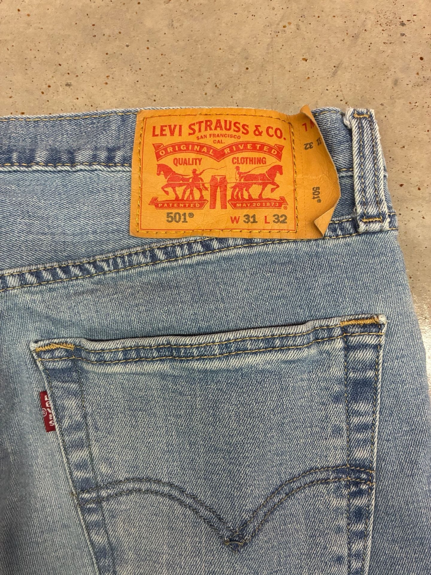Levi's 501 Jeans W31 L32 Light Wash Denim Pants 2
