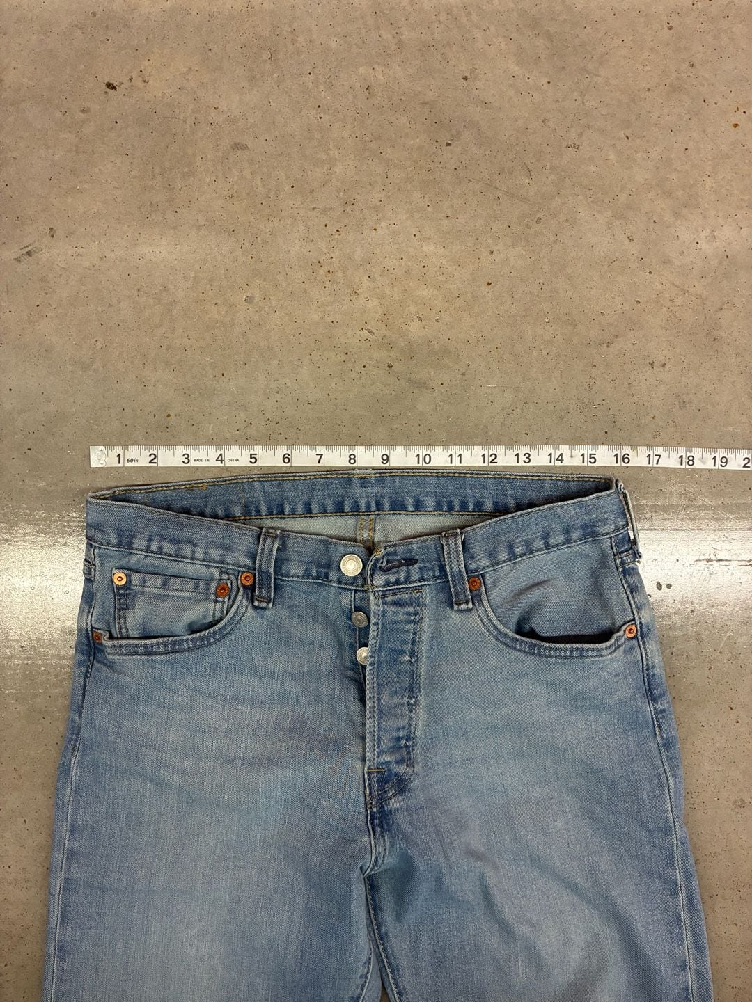 Levi's 501 Jeans W31 L32 Light Wash Denim Pants 6