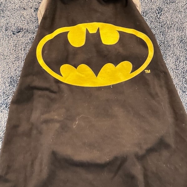 DC Comics Batman Cape Pet Costume Size M Brown Yellow Bat Logo