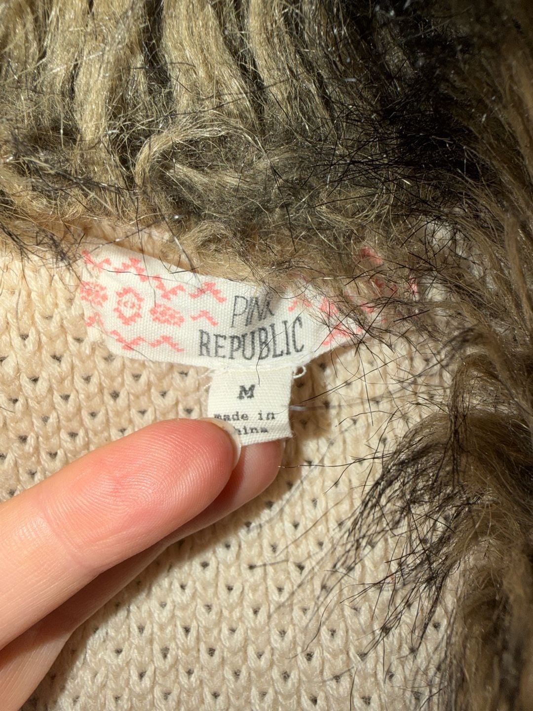 Pink Republic Sweater Vest Faux Fur Collar Toggle Cream Knit. Size Medium 8