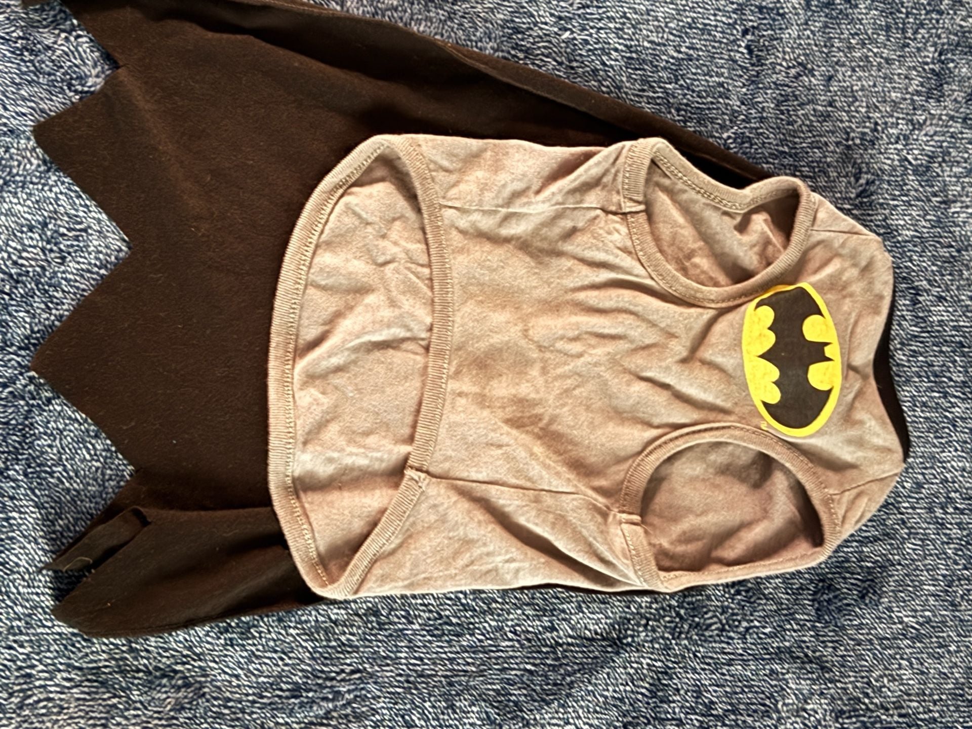 DC Comics Batman Cape Pet Costume Size M Brown Yellow Bat Logo 6