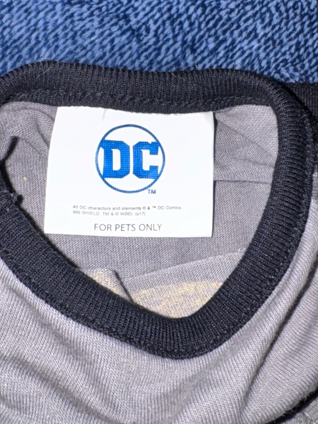 DC Comics Batman Cape Pet Costume Size M Brown Yellow Bat Logo 8