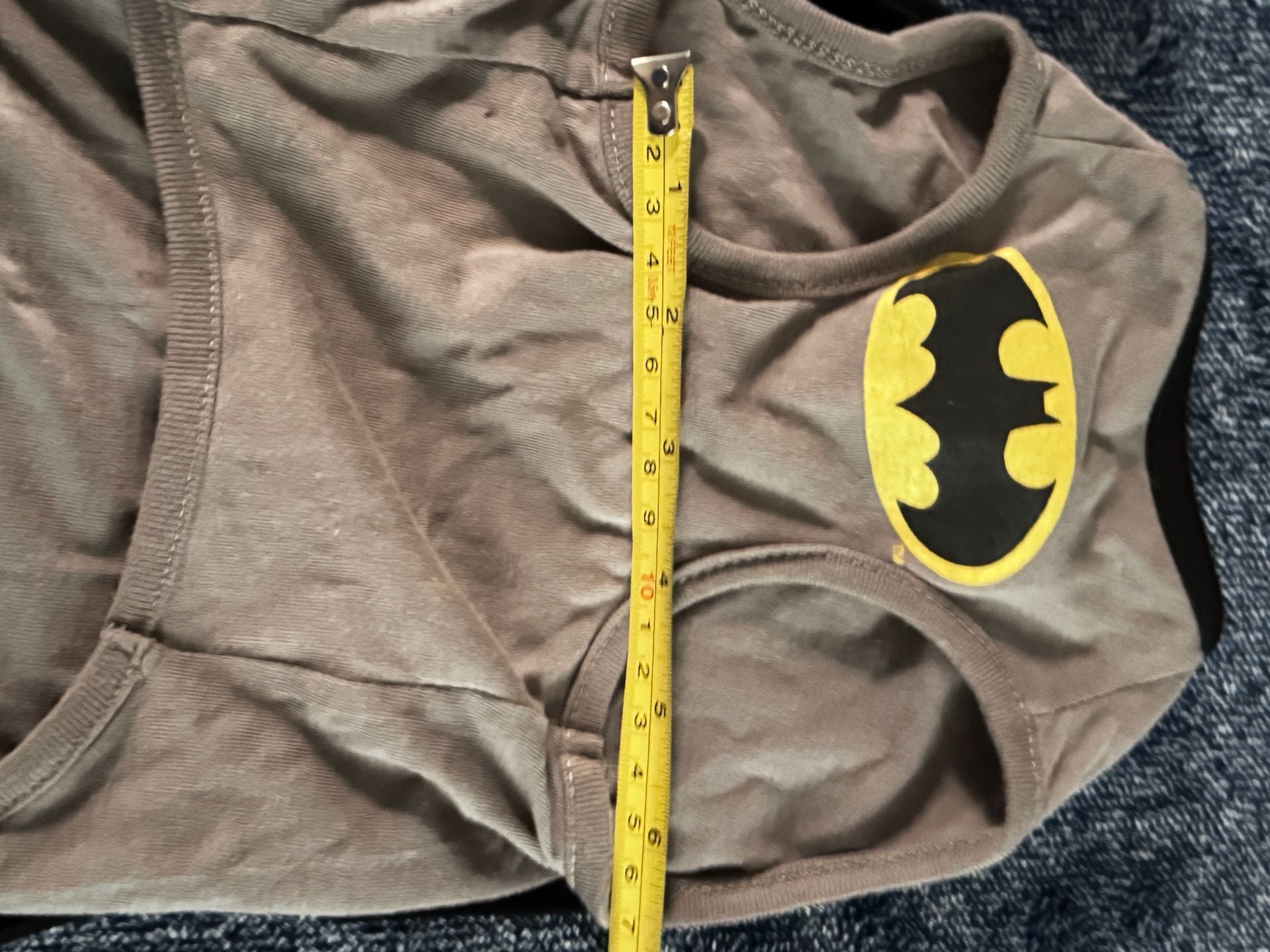 DC Comics Batman Cape Pet Costume Size M Brown Yellow Bat Logo 10