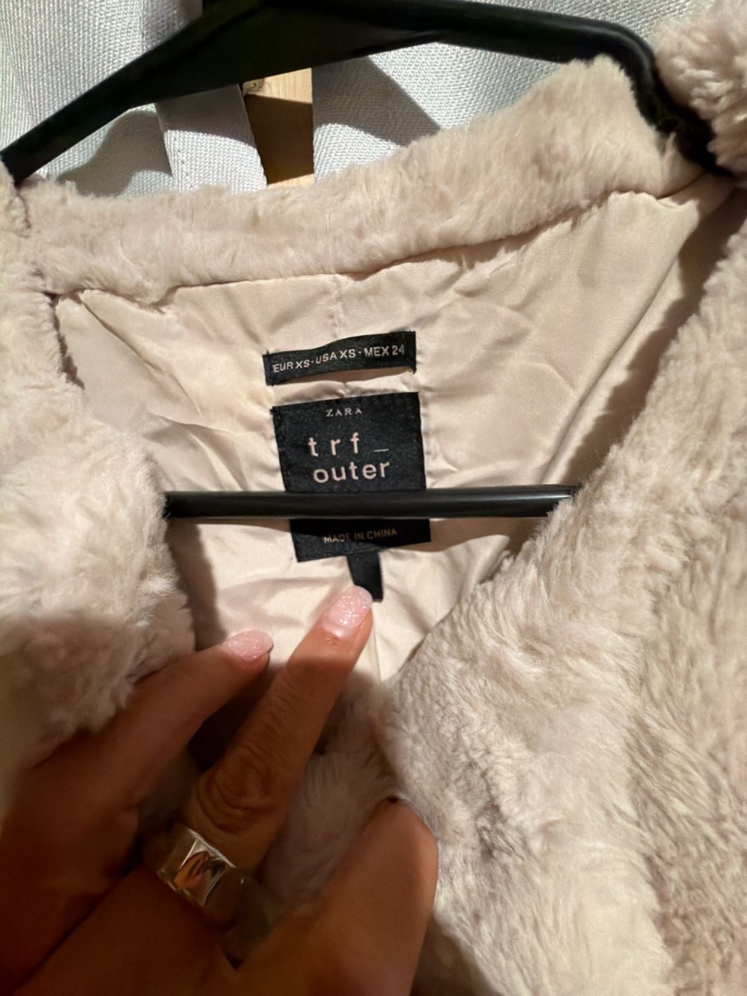 Zara Faux Fur Jacket Size XS Cream 3