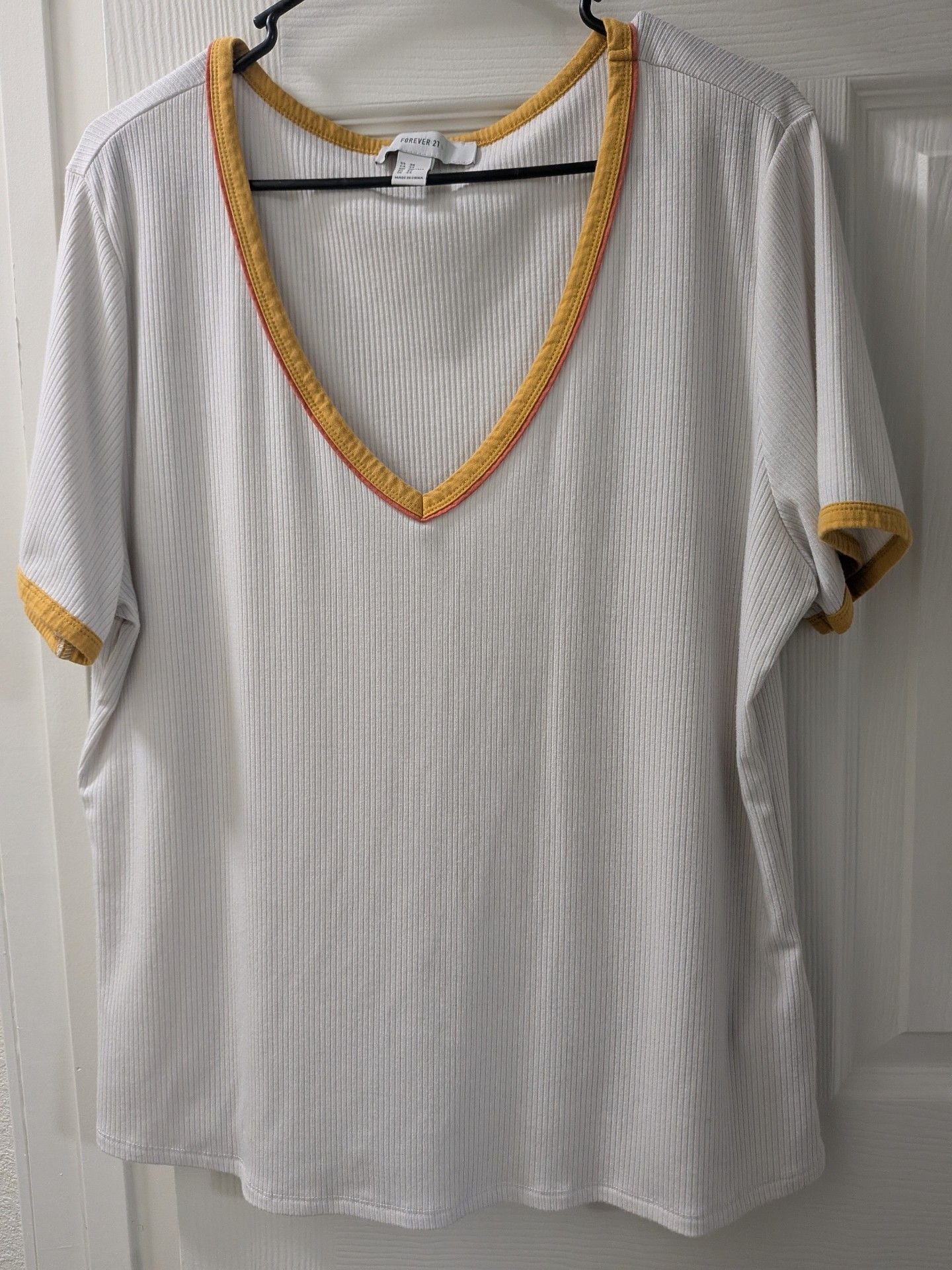 Forever 21 Ringer T-Shirt Size 1X White Ribbed V-Neck 2