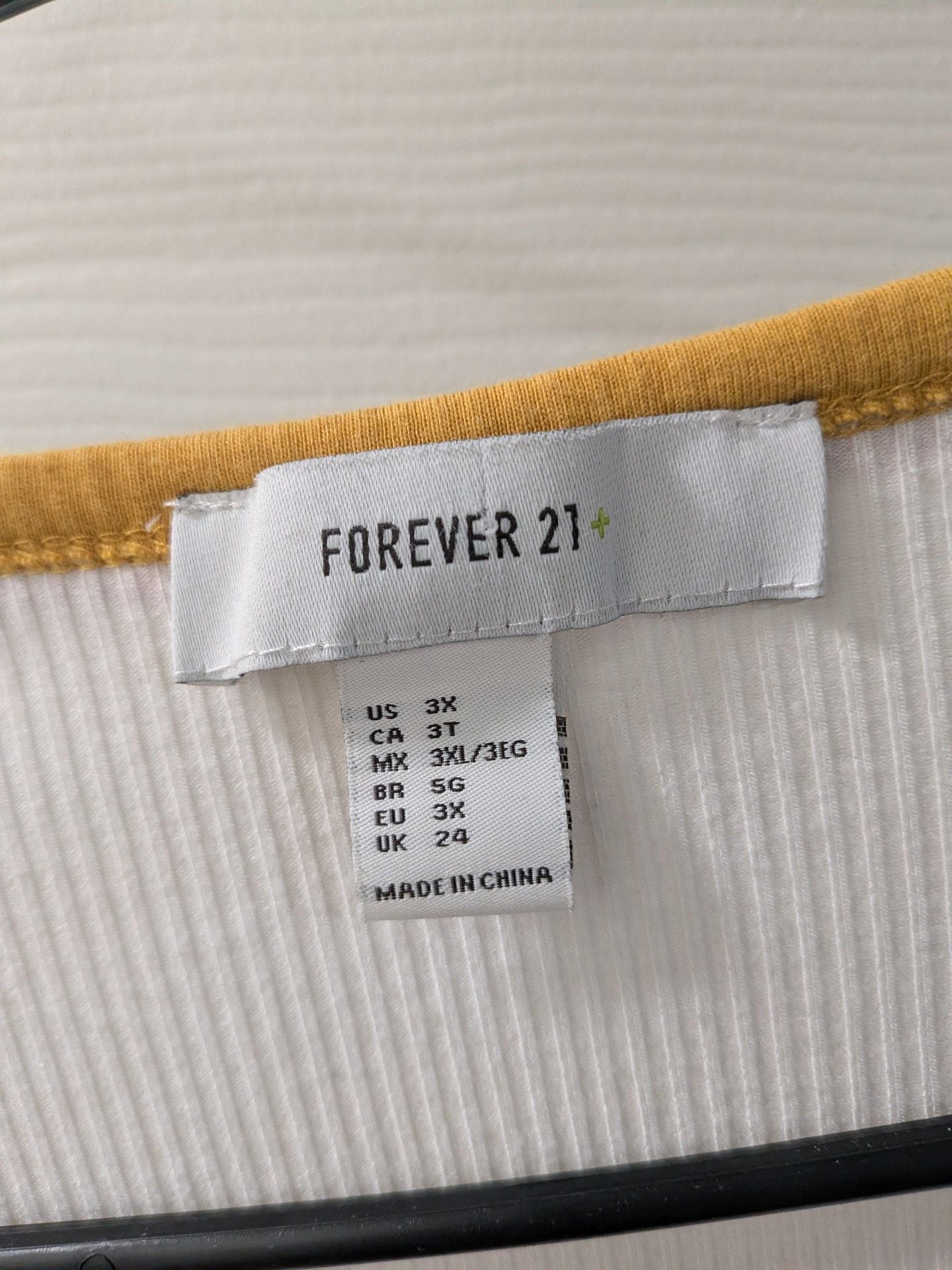 Forever 21 Ringer T-Shirt Size 1X White Ribbed V-Neck 3
