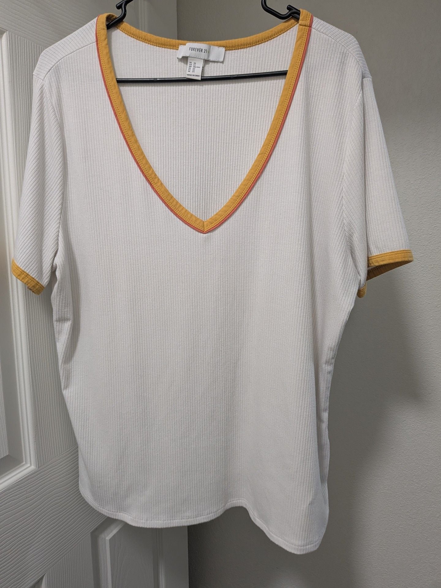 Forever 21 Ringer T-Shirt Size 1X White Ribbed V-Neck 5