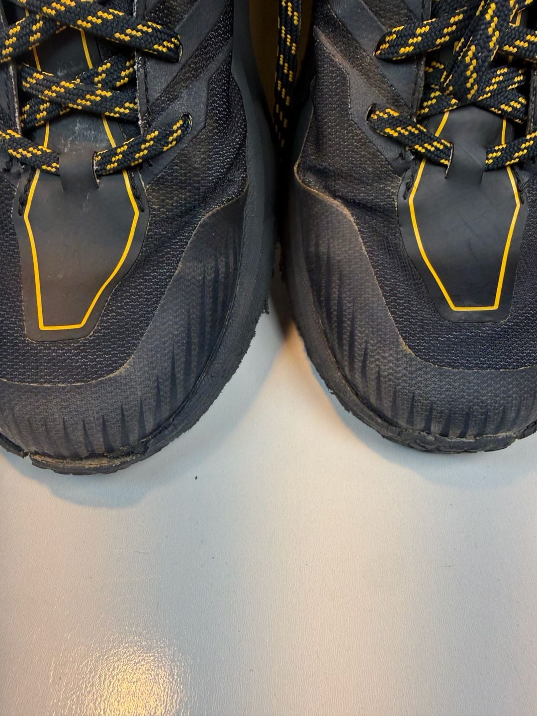 Hoka One One Speedgoat 4 Gtx Size 10 Black Running 7
