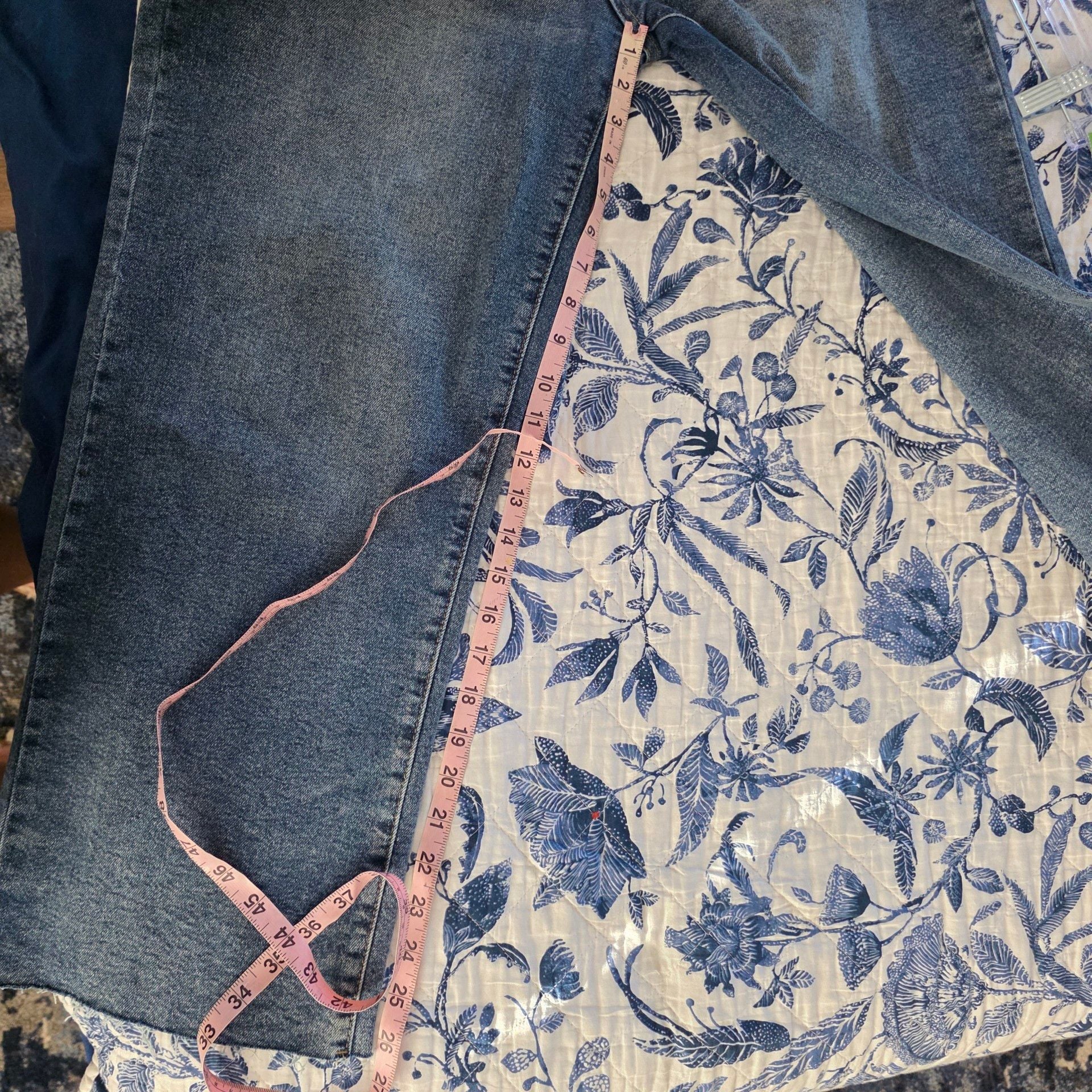 Oliver Logan Aberdeen High Rise Wide Leg Crop Jeans - Size 31 EUC
 11