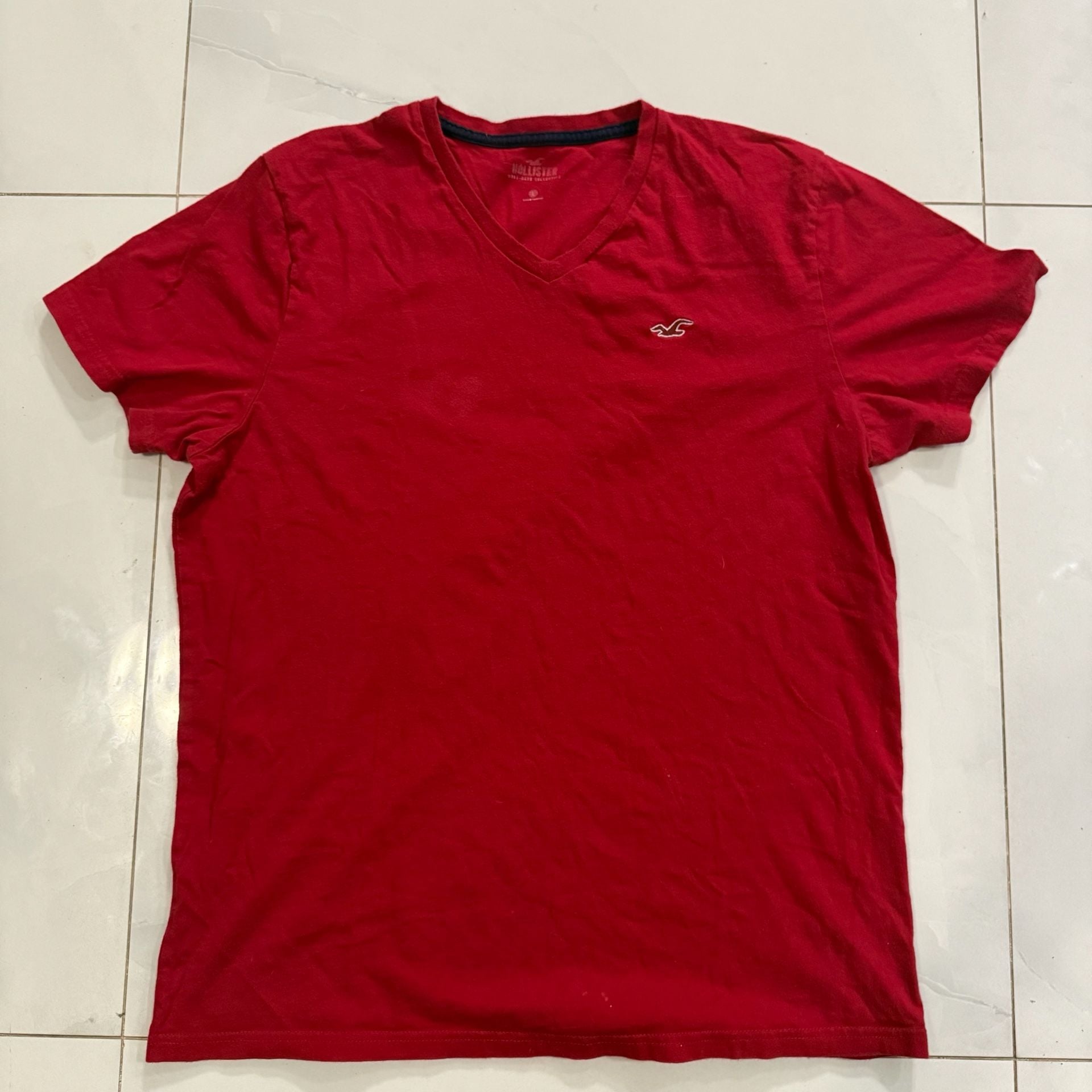 Hollister V-Neck T-Shirt Red 2