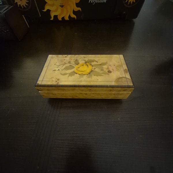 Sorrento Reuge Italian Inlaid Wood Music Jewelry Box Yellow Rose