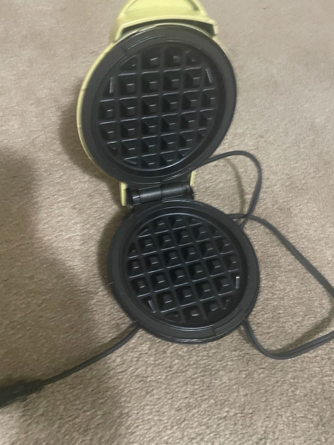 Dash x Sweethearts Mystery Mini Waffle Maker, 2