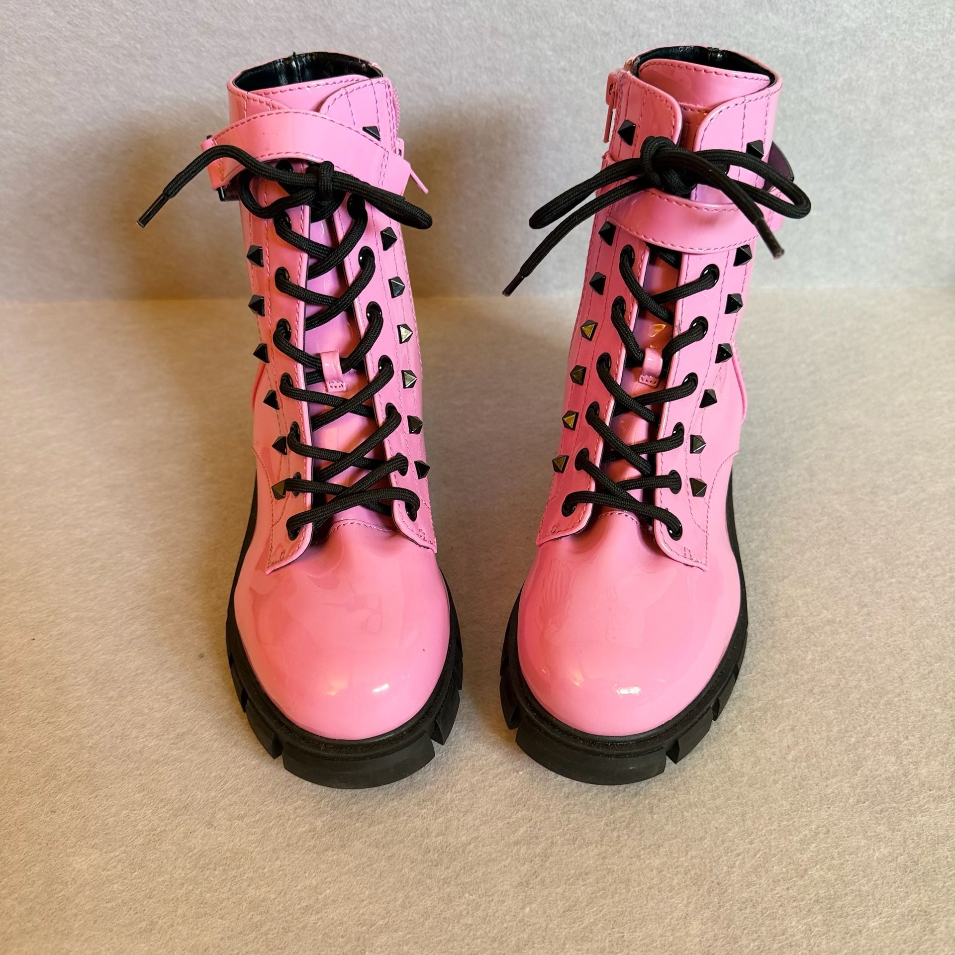 GUESS Women’s Deepen Combat Boots Size 8M Pink Patent Studded NWT Style 2