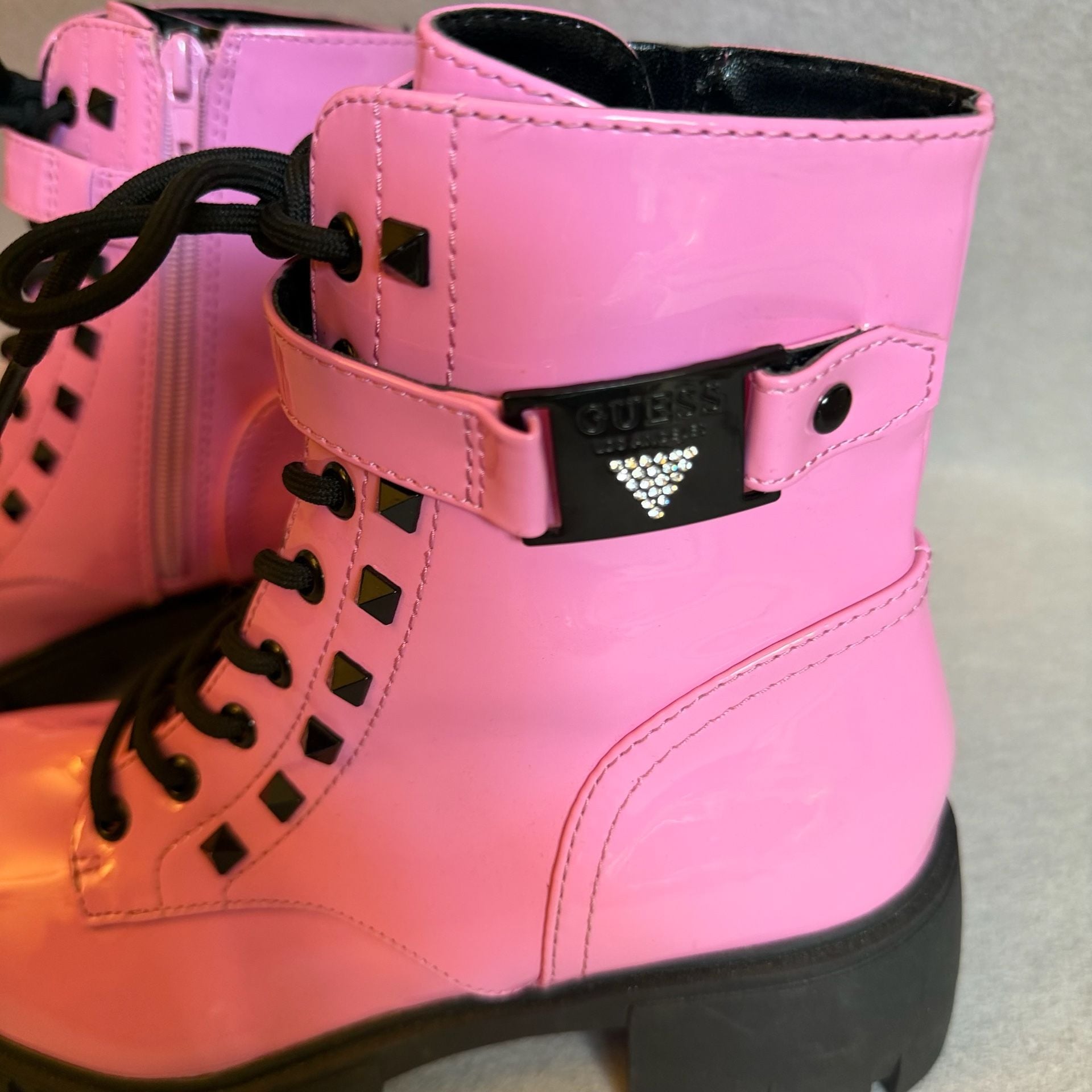 GUESS Women’s Deepen Combat Boots Size 8M Pink Patent Studded NWT Style 4