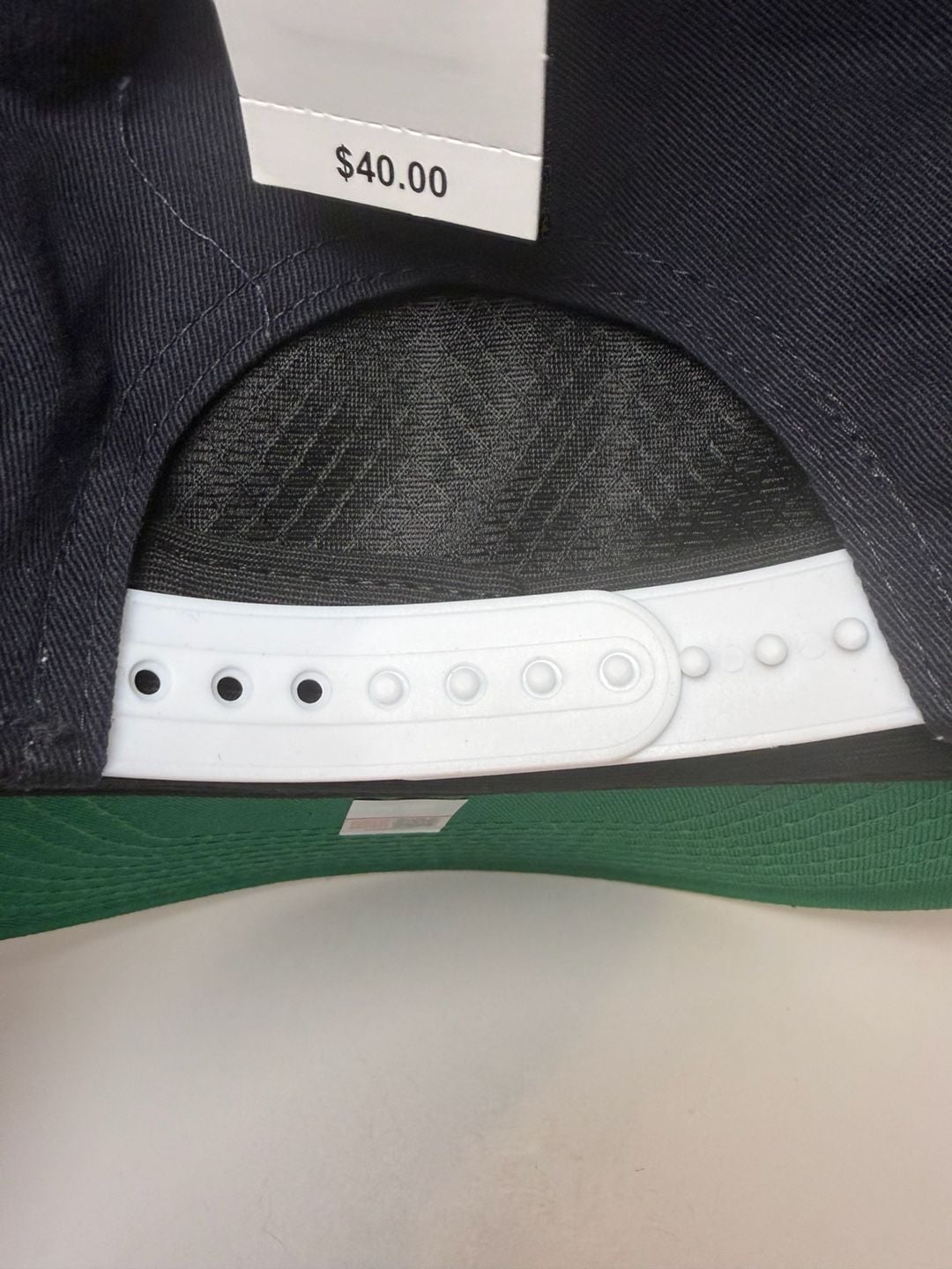New Era SnapBack UCONN Huskies Hat — , 7