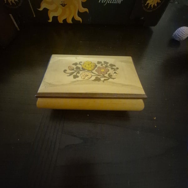 Vintage Italian Wood Inlay Floral Music Box Trouna a Surriento