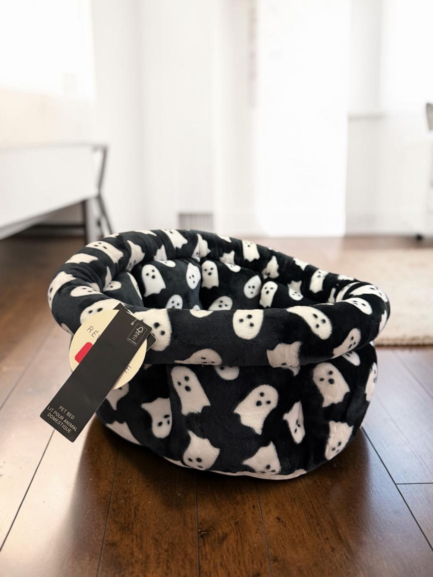 Cupcakes and Cashmere Halloween Black/White Ghost Reversible Pet Bed TikTok New! 2