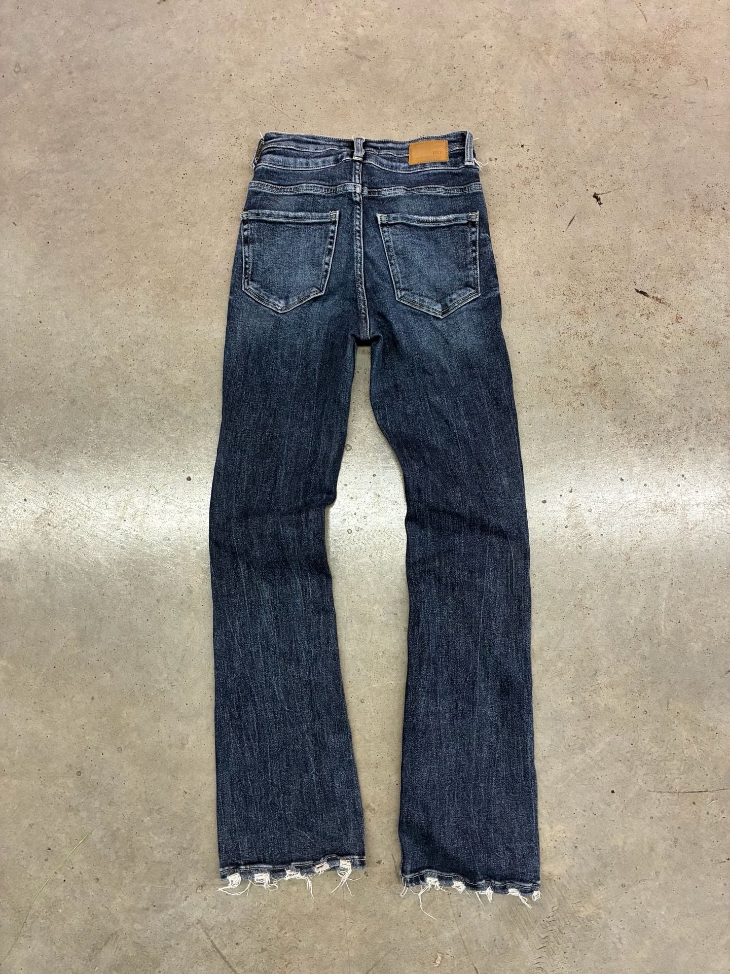 BKE Billie Slim Fit High Rise Tailored Bootcut Jeans Size 25x31.5 Dark Wash 10