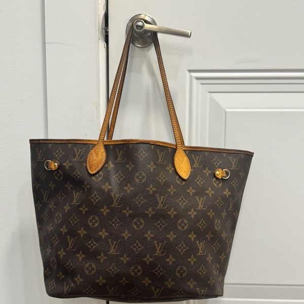 Louis Vuitton Monogram Neverfull MM Tote Bag